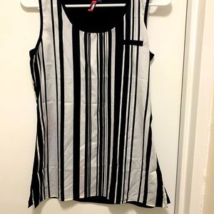 Sleeveless striped Blouse